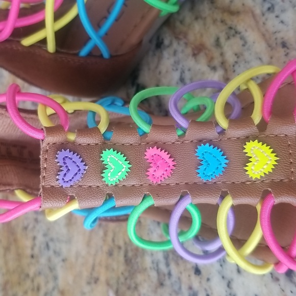 NWOT Piper Rainbow Sandals - Picture 3 of 7